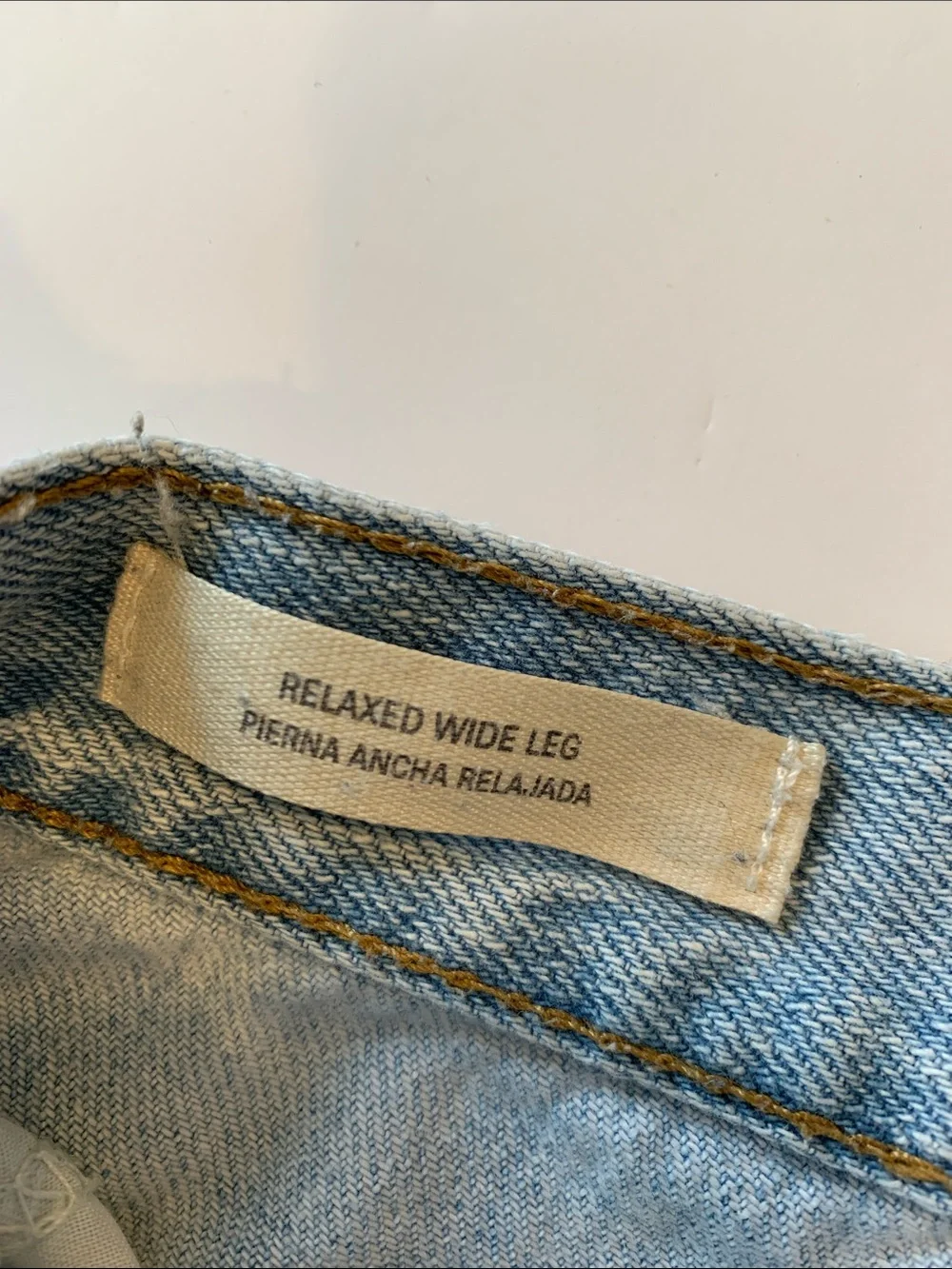 Universal Thread Women’s Size 4 / 27 Relaxed Fit Wide Leg 100% Cotton Jeans